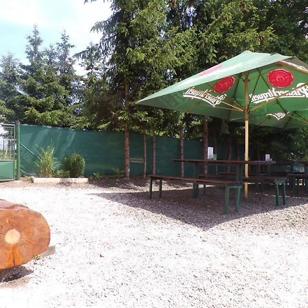 U Kremilka Hotel Jicin Bagian luar foto
