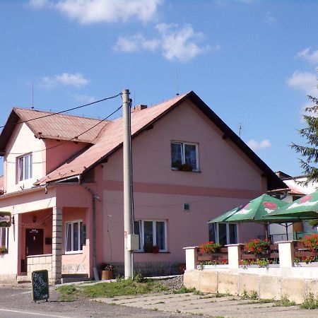 U Kremilka Hotel Jicin Bagian luar foto
