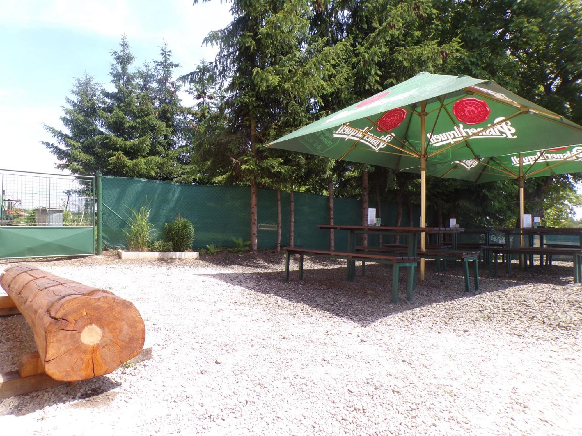 U Kremilka Hotel Jicin Bagian luar foto