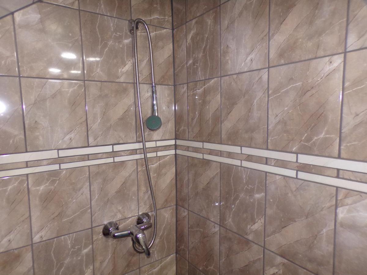 U Kremilka Hotel Jicin Bagian luar foto