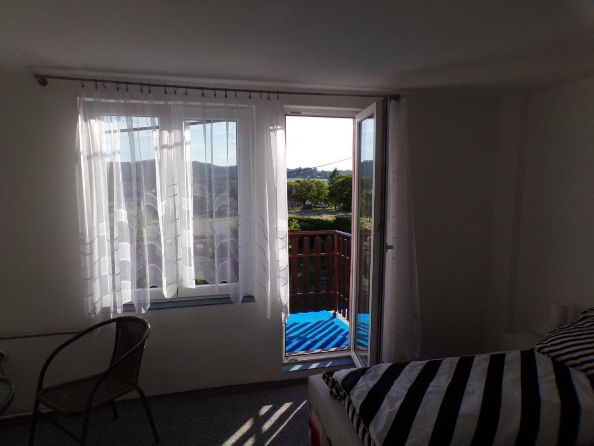 U Kremilka Hotel Jicin Bagian luar foto