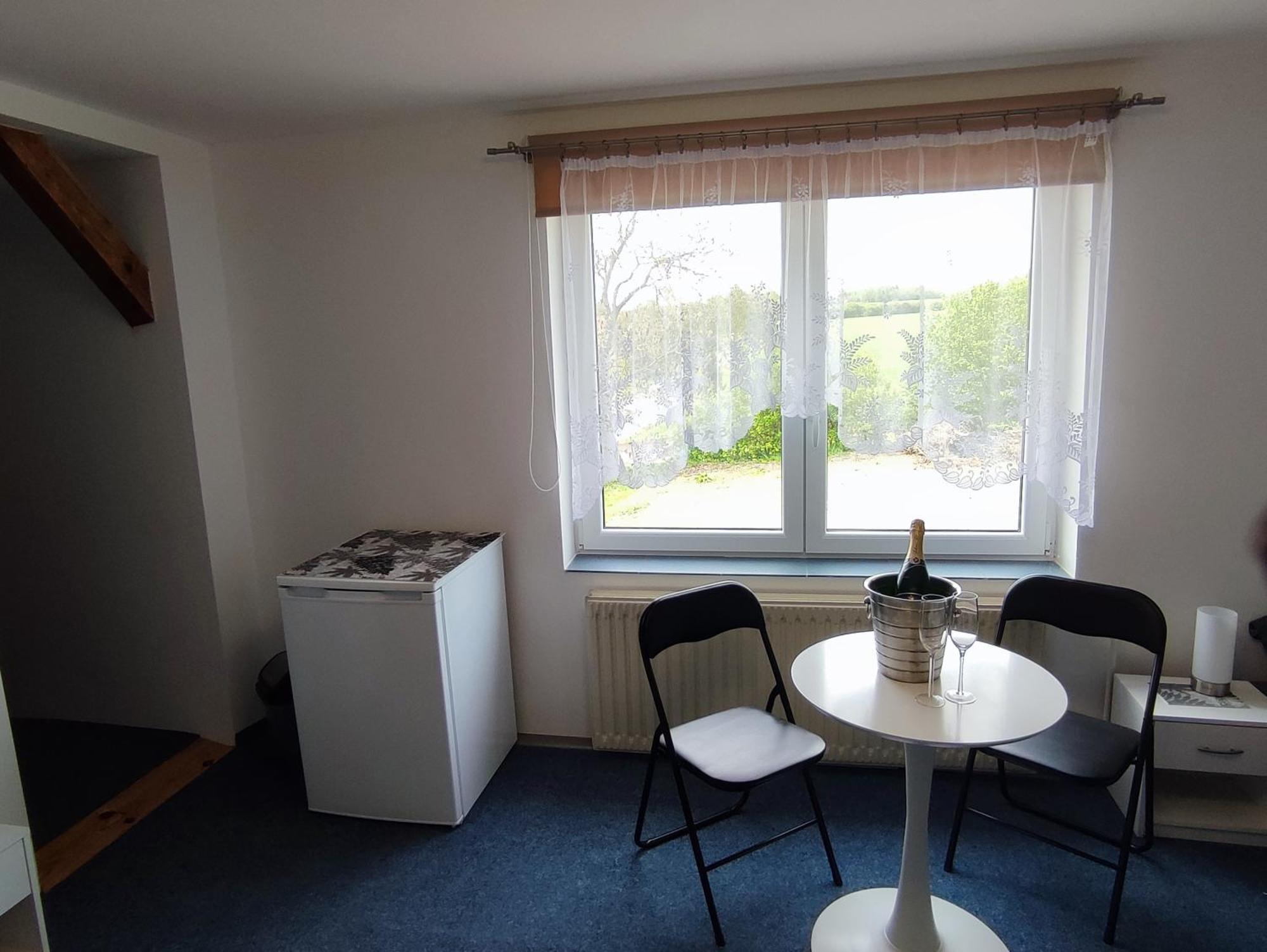 U Kremilka Hotel Jicin Bagian luar foto
